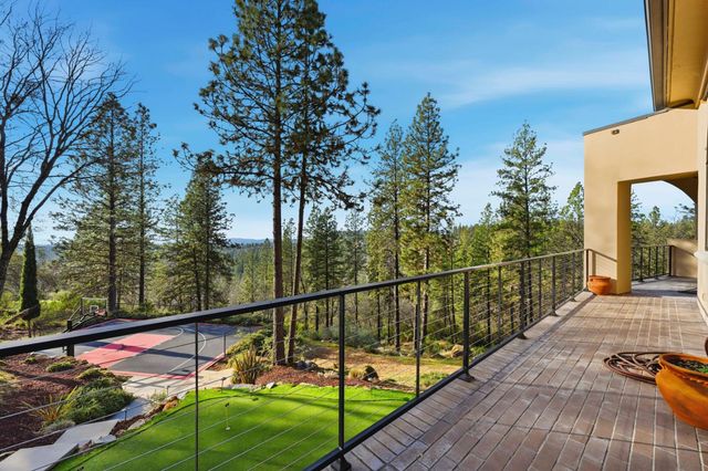 1240 Forest View Dr, Meadow Vista, CA 95722