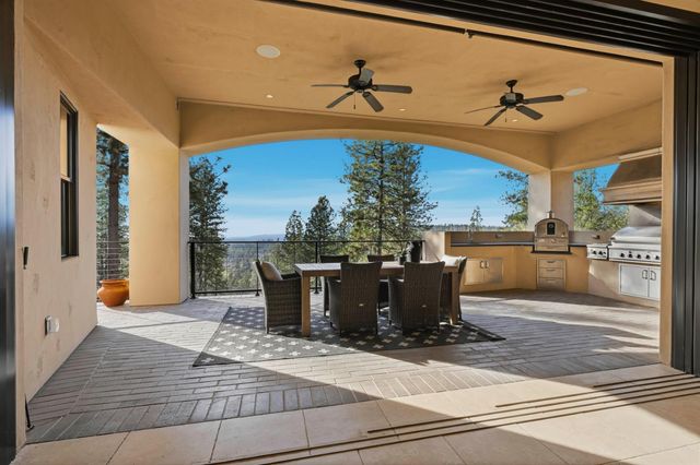 1240 Forest View Dr, Meadow Vista, CA 95722