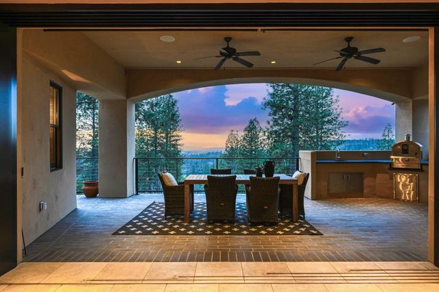 1240 Forest View Dr, Meadow Vista, CA 95722