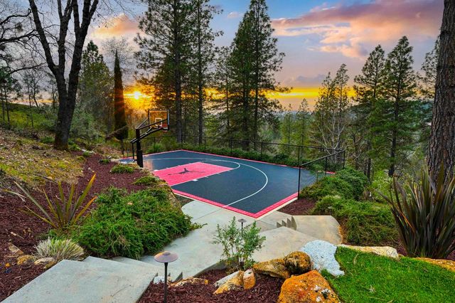 1240 Forest View Dr, Meadow Vista, CA 95722