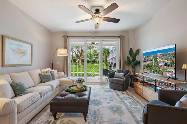 814 Bay Colony Drive S, Juno Beach, FL 33408