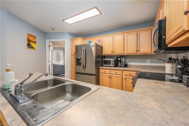 830 Country Place Road, Asheboro, NC 27205