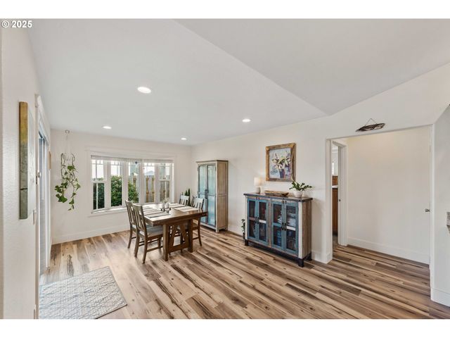 2669 CEDAR LOOP Dr, Bandon, OR 97411