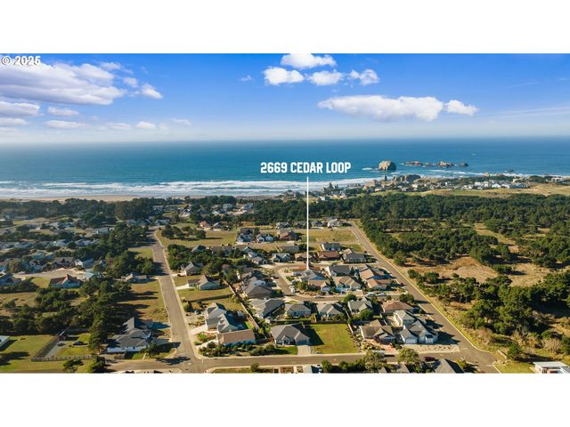 2669 CEDAR LOOP Dr, Bandon, OR 97411