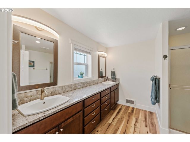 2669 CEDAR LOOP Dr, Bandon, OR 97411