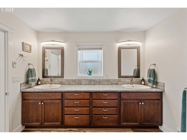 2669 CEDAR LOOP Dr, Bandon, OR 97411