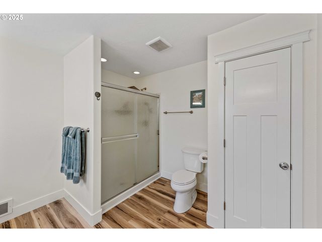 2669 CEDAR LOOP Dr, Bandon, OR 97411