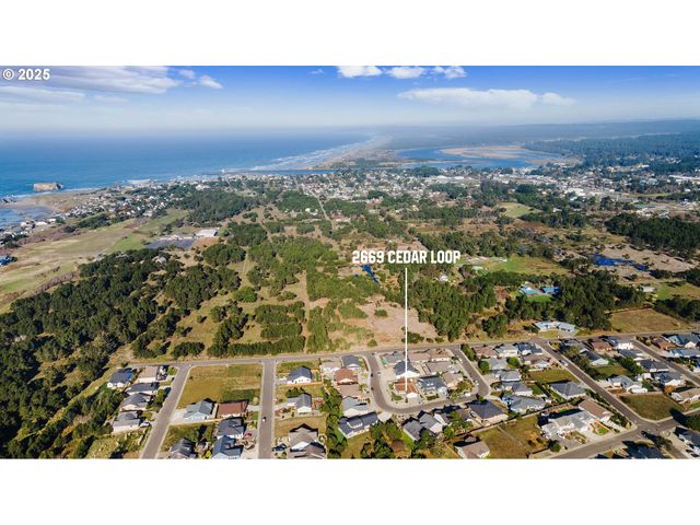 2669 CEDAR LOOP Dr, Bandon, OR 97411