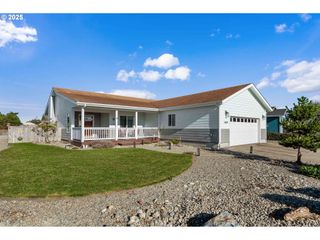 2669 CEDAR LOOP Dr, Bandon, OR 97411