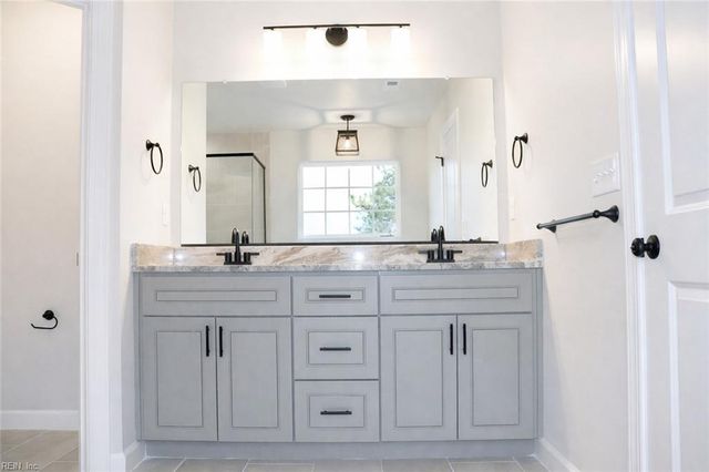 17 Mulligan LN, Suffolk, VA 23434