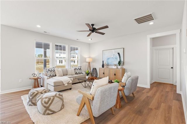 17 Mulligan LN, Suffolk, VA 23434