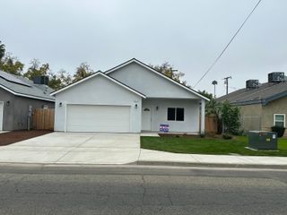 885 E Ash Street, Farmersville, CA 93223