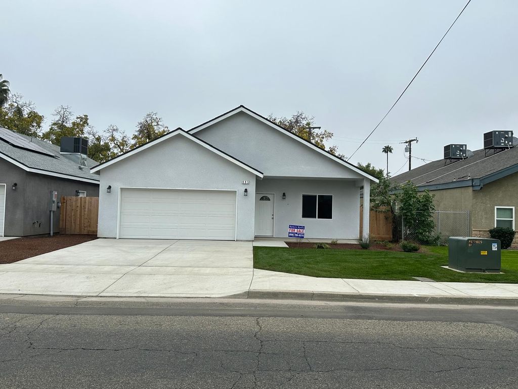 885 E Ash Street, Farmersville, CA 93223