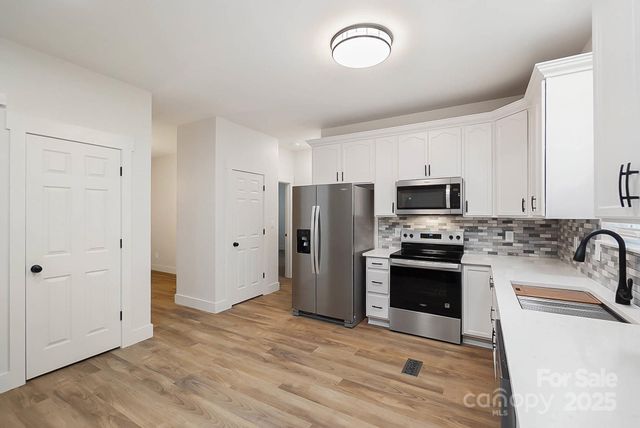 3802 Mckee Road, Charlotte, NC 28270