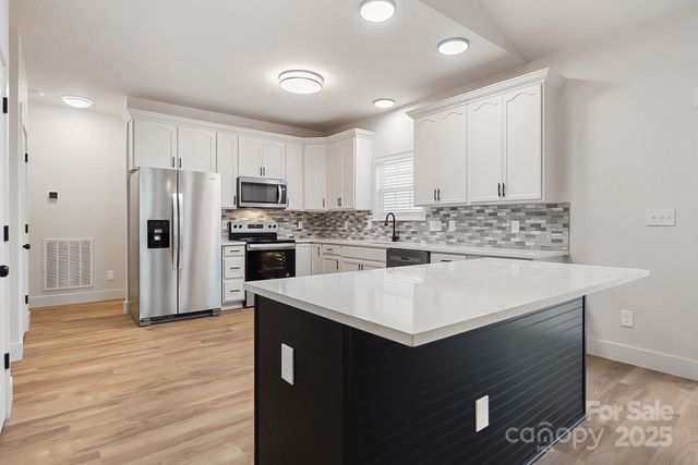 3802 Mckee Road, Charlotte, NC 28270