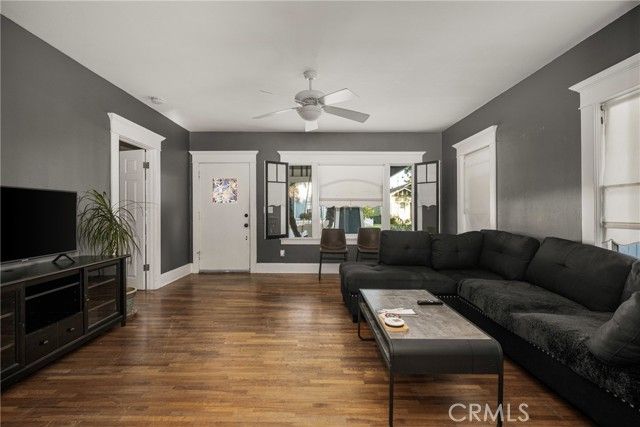 412 S Orange, Orange, CA 92866