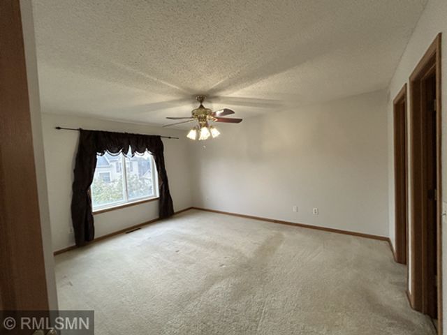 6884 Meadow Grass Lane S, Cottage Grove, MN 55016