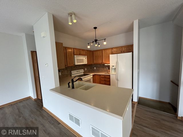 6884 Meadow Grass Lane S, Cottage Grove, MN 55016