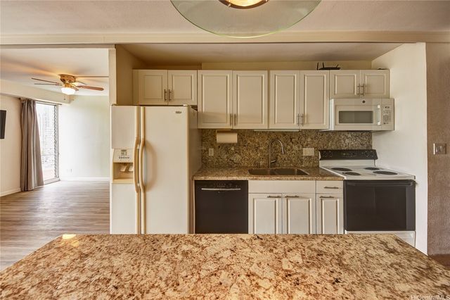 1655 Makaloa Street 1807, Honolulu, HI 96814