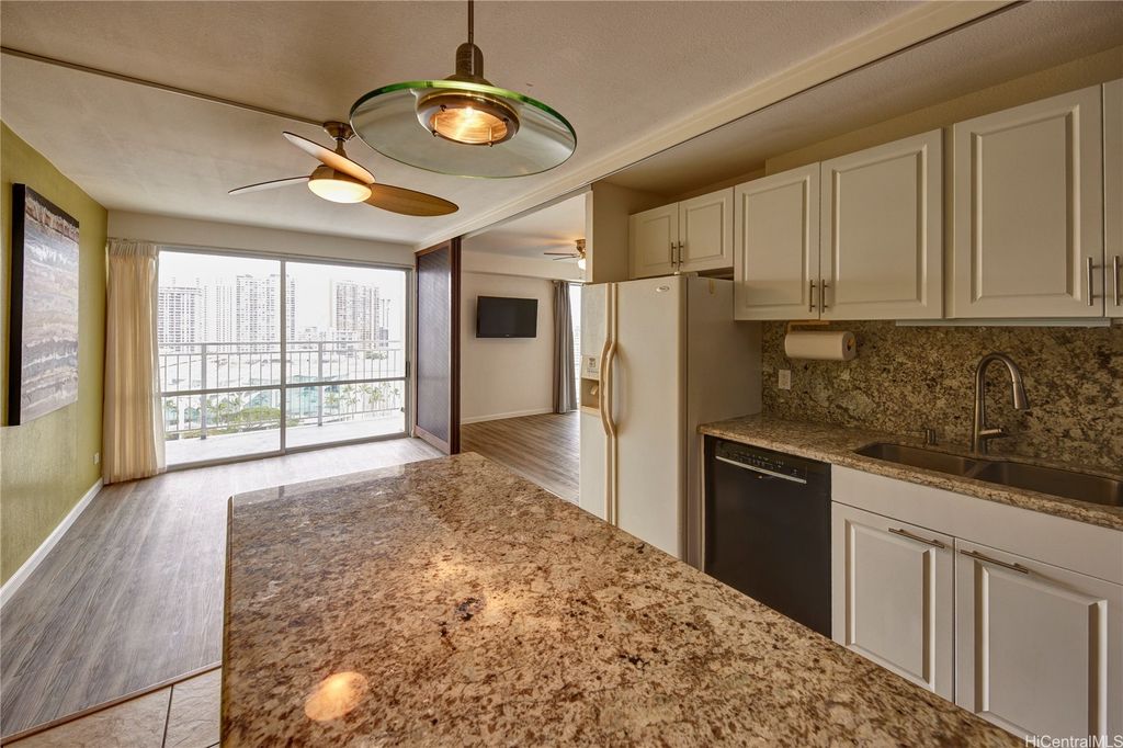 1655 Makaloa Street 1807, Honolulu, HI 96814