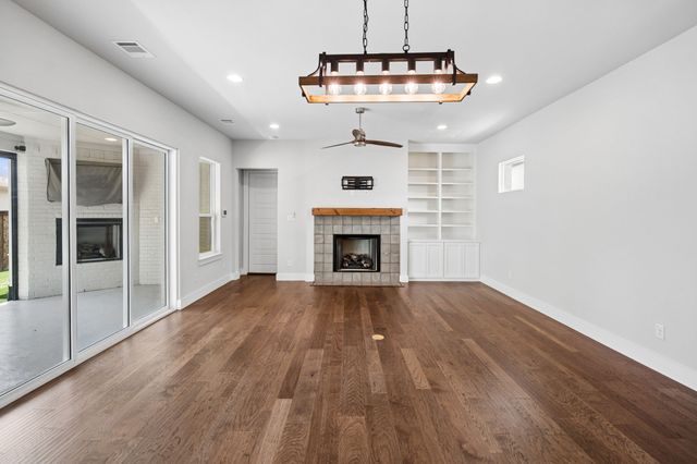 14341 Overlook Park Drive, Fort Worth, TX 76008