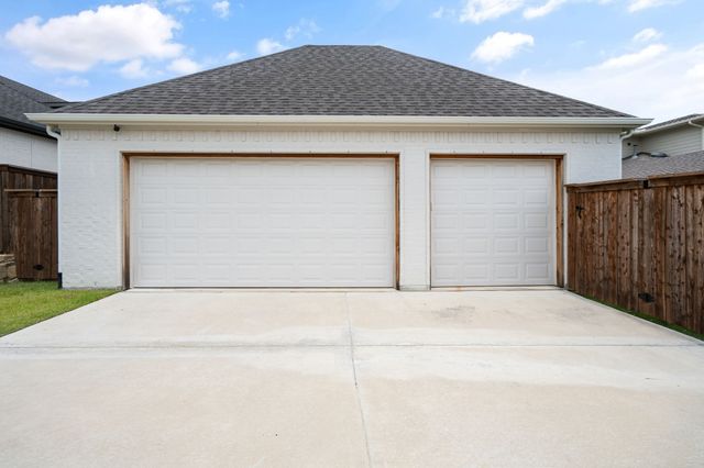 14341 Overlook Park Drive, Fort Worth, TX 76008
