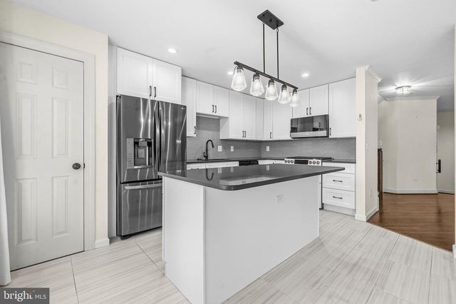 5885 WOODFIELD ESTATES DR, Alexandria, VA 22310