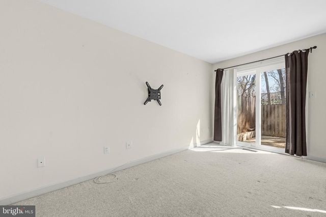 5885 WOODFIELD ESTATES DR, Alexandria, VA 22310