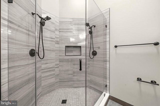 5885 WOODFIELD ESTATES DR, Alexandria, VA 22310