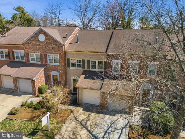 5885 WOODFIELD ESTATES DR, Alexandria, VA 22310
