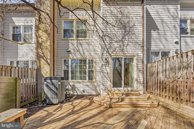 5885 WOODFIELD ESTATES DR, Alexandria, VA 22310