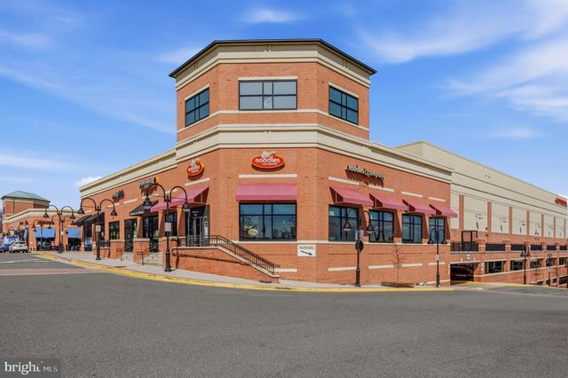 5885 WOODFIELD ESTATES DR, Alexandria, VA 22310