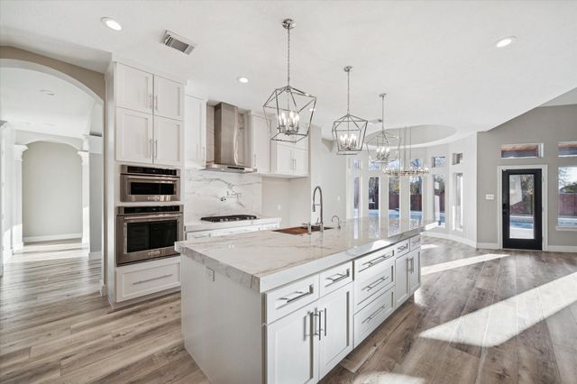 7714 Long Shadows Drive, Sugar Land, TX 77479