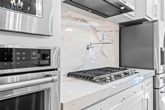 7714 Long Shadows Drive, Sugar Land, TX 77479