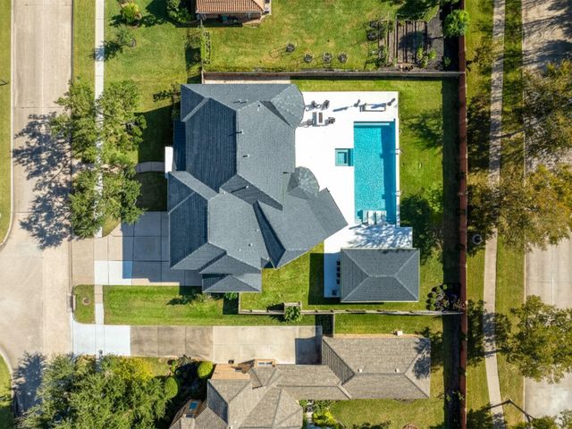 7714 Long Shadows Drive, Sugar Land, TX 77479