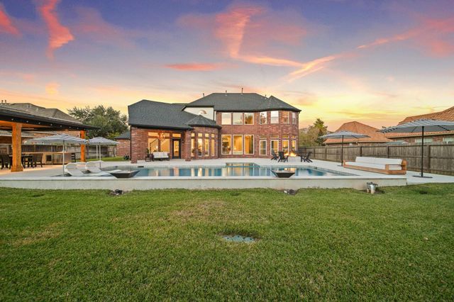 7714 Long Shadows Drive, Sugar Land, TX 77479