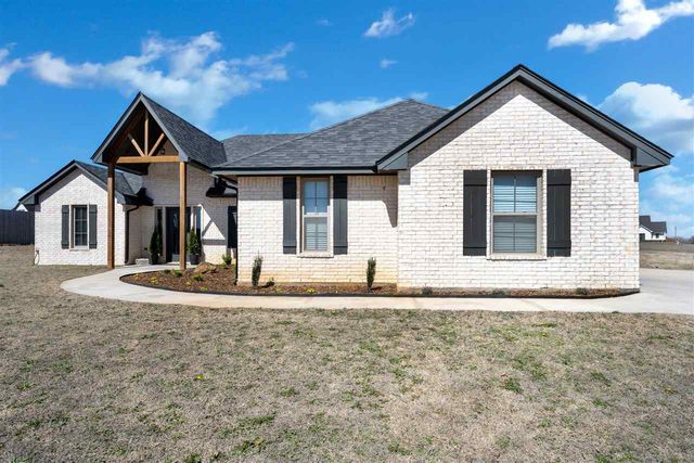 12811 Ridge Rd, Elgin, OK 73538