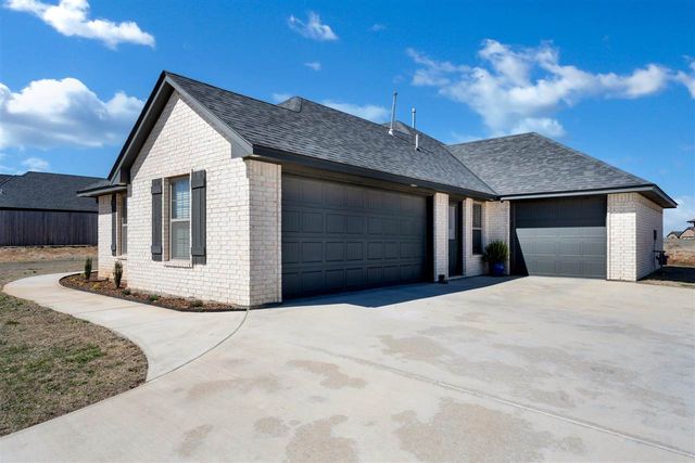 12811 Ridge Rd, Elgin, OK 73538