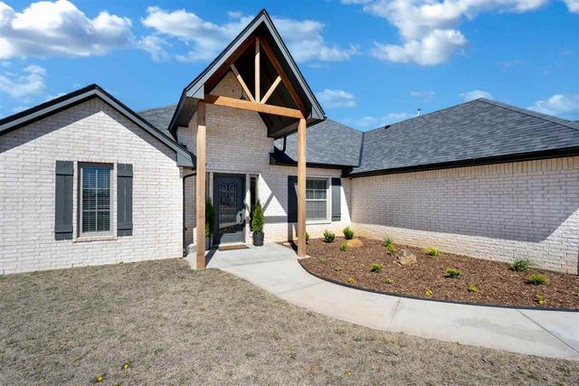 12811 Ridge Rd, Elgin, OK 73538