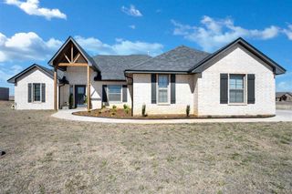 12811 Ridge Rd, Elgin, OK 73538