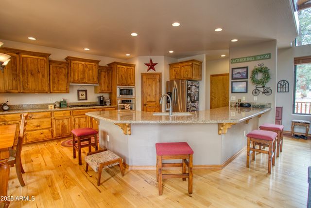 520 N SILVERLEAF Lane, Show Low, AZ 85901