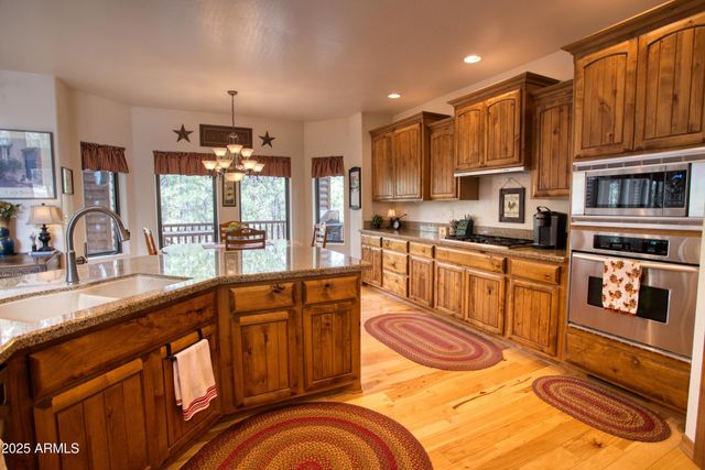 520 N SILVERLEAF Lane, Show Low, AZ 85901