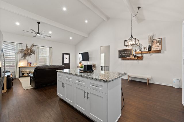 2612 Dove Trail, Granbury, TX 76048