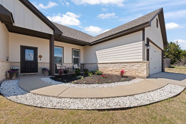 2612 Dove Trail, Granbury, TX 76048