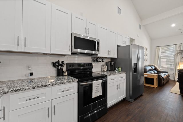 2612 Dove Trail, Granbury, TX 76048