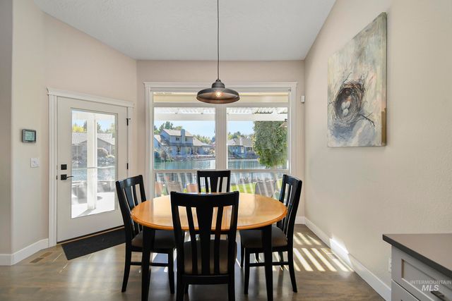 9001 Duck Lake Dr, Garden City, ID 83714