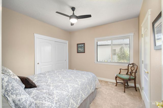 9001 Duck Lake Dr, Garden City, ID 83714