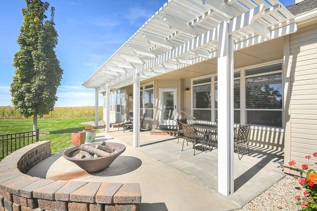 9001 Duck Lake Dr, Garden City, ID 83714