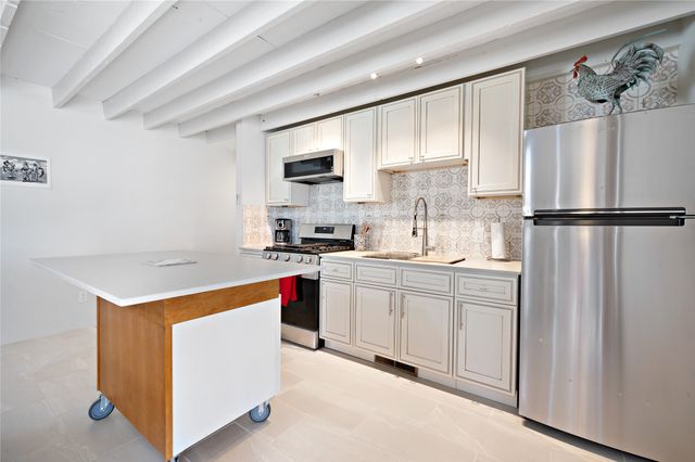 1417 Agua Fria, Santa Fe, NM 87505