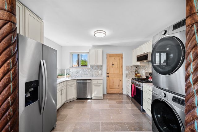 1417 Agua Fria, Santa Fe, NM 87505